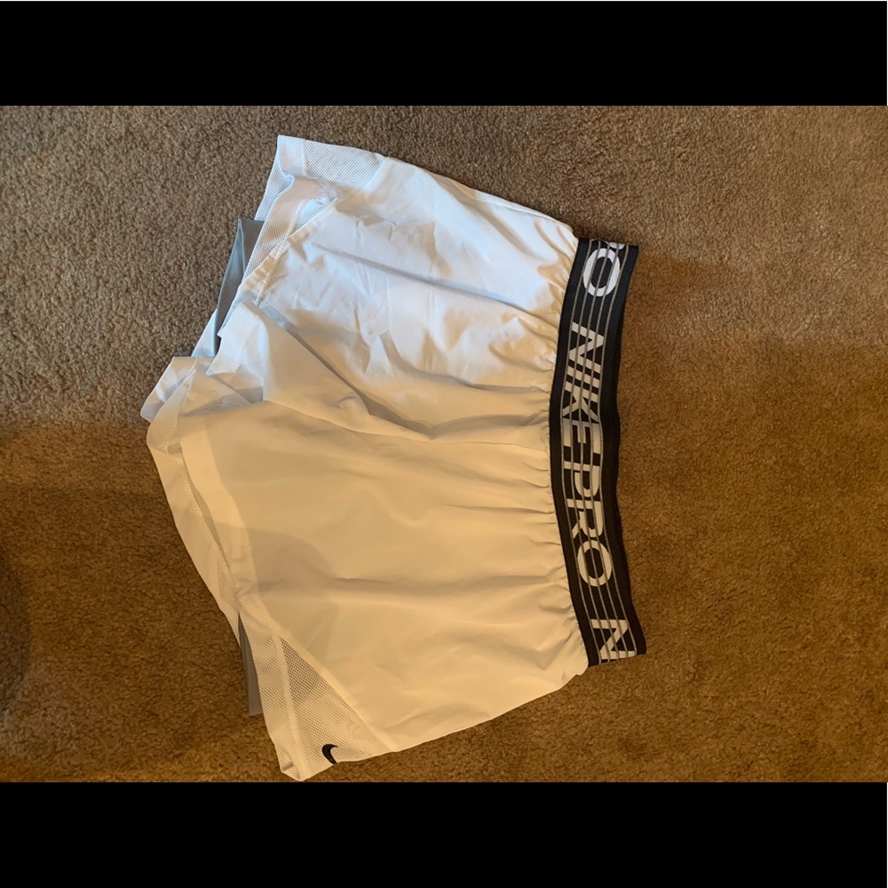 White nike shorts